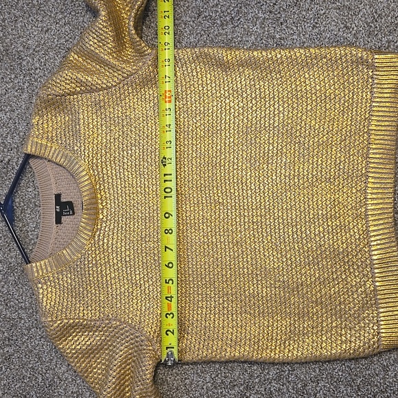 H&M Gold Women's Crew Neck Sweater - Picture 7 of 7